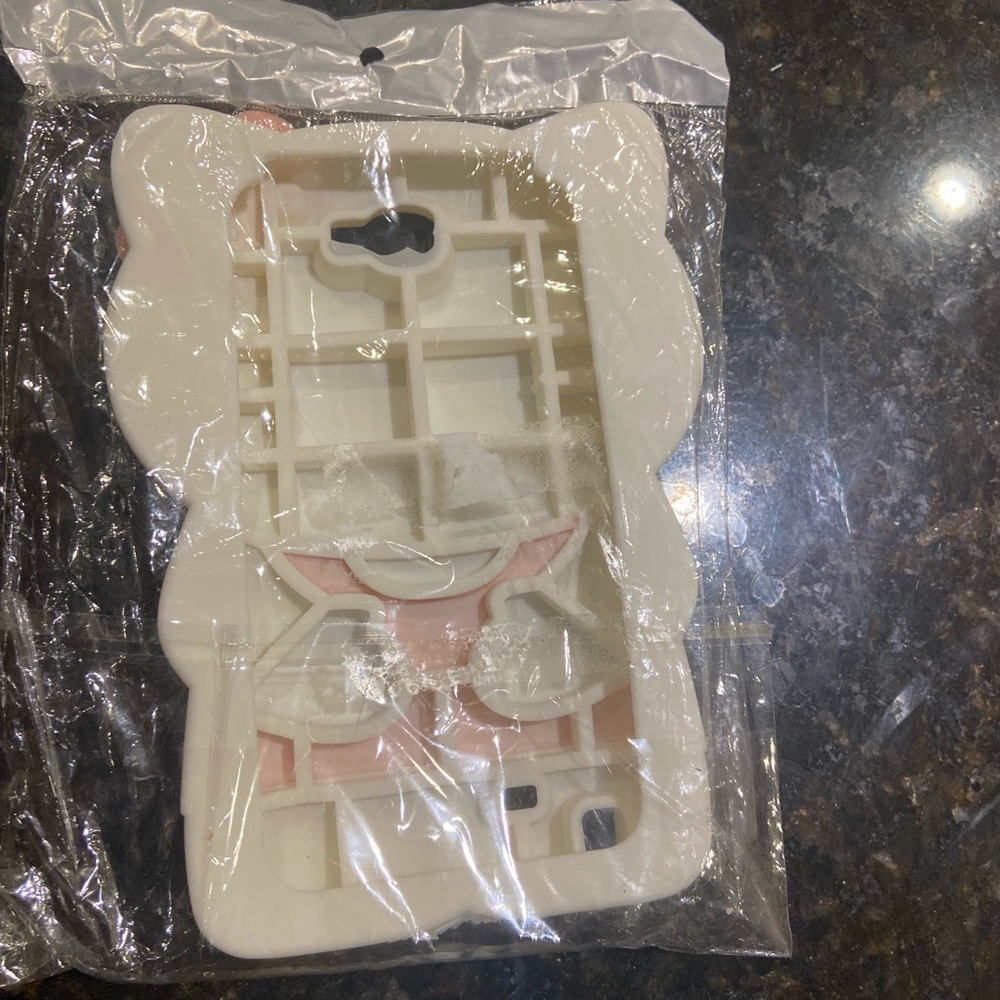 HELLO KITTY RUBBER PHONE CASE - Picture 10 of 11